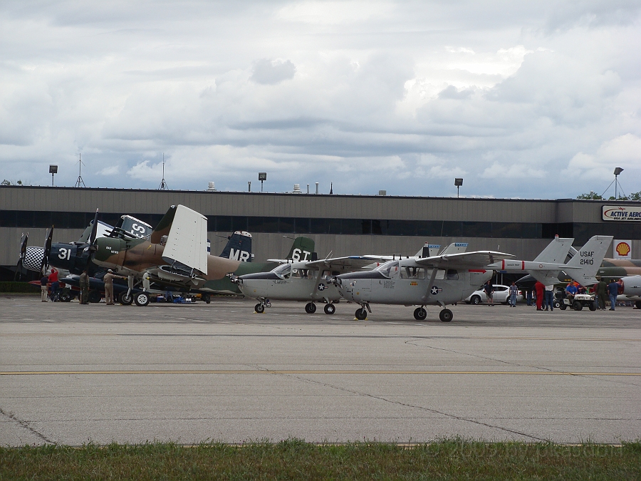 Willow Run Airshow [2009 July 18] 087.JPG - Scenes from the Thunder Over Michigan Air Show at Willow Run Airport